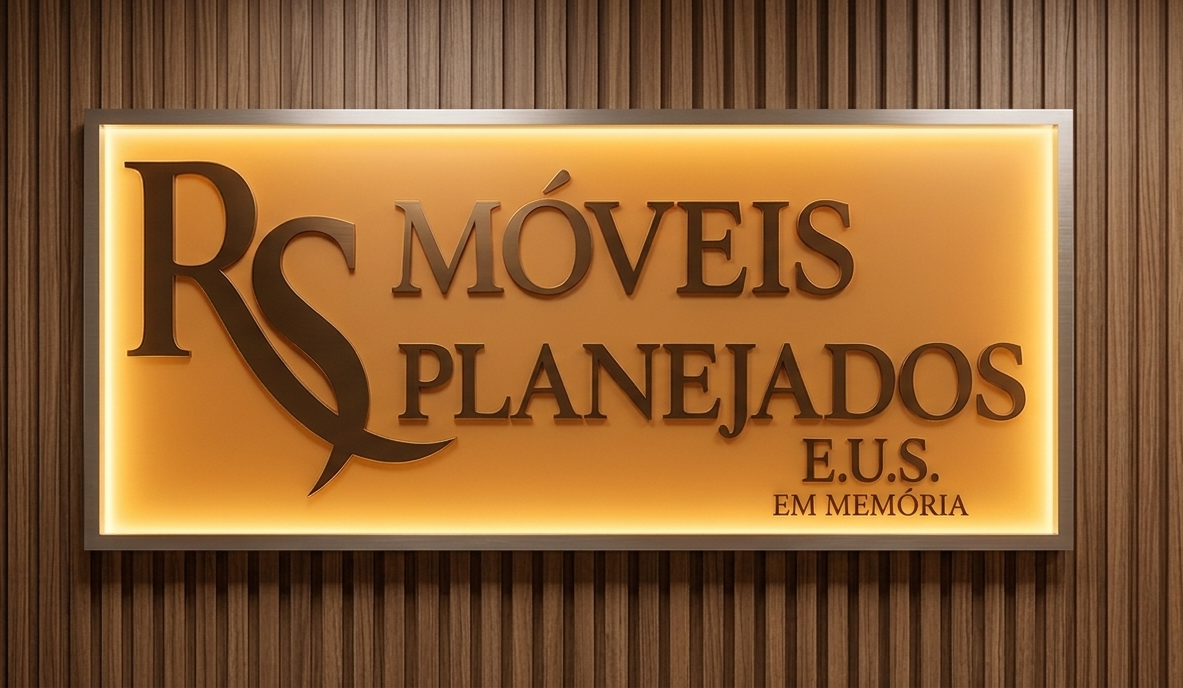 Letreiro iluminado da RS Móveis Planejados na fachada da marcenaria